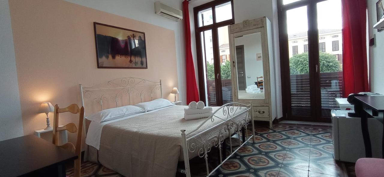 Onlyrooms III - Piazza Jenne Cagliari Zewnętrze zdjęcie