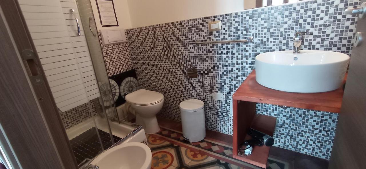 Onlyrooms III - Piazza Jenne Cagliari Zewnętrze zdjęcie
